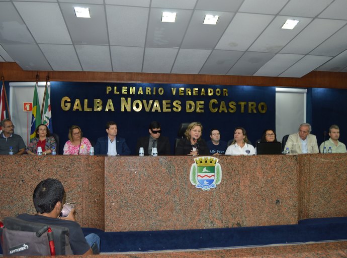 Jornalista e instituição Life Down recebem comenda Gerônimo Ciqueira
