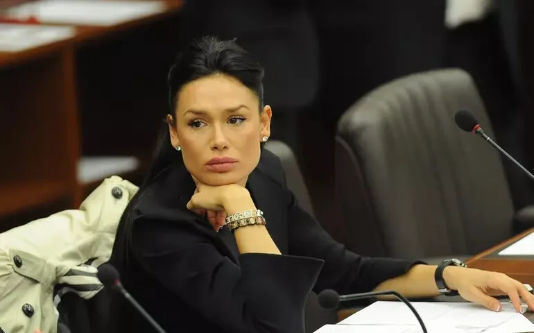 Uruguai diz estar 'pronto para responder' Itália sobre mulher ligada a Berlusconi