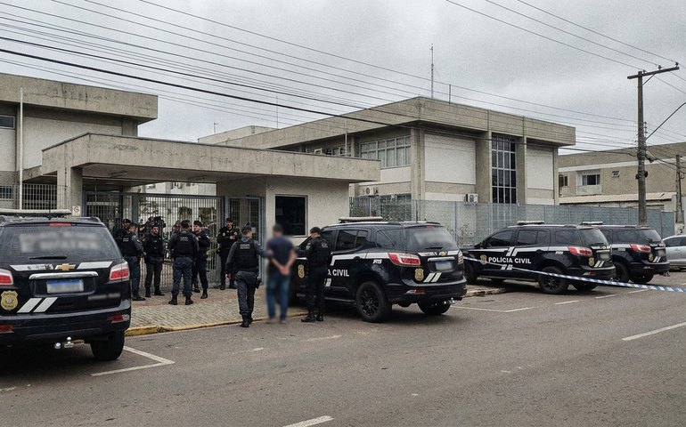 Operação prende investigador suspeito de atuar em plano do PCC para matar promotor