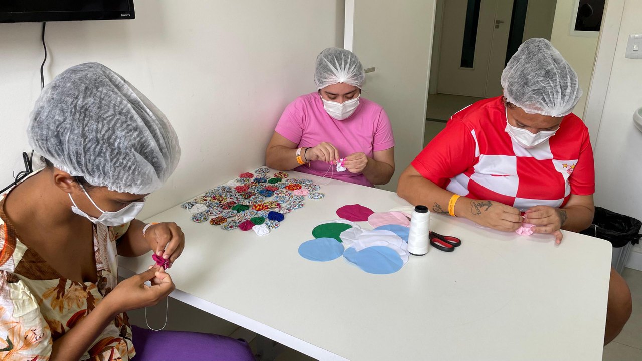 Hospital da Criança realiza projeto de arte manual com acompanhantes e responsáveis por crianças na UTI Pediátrica
