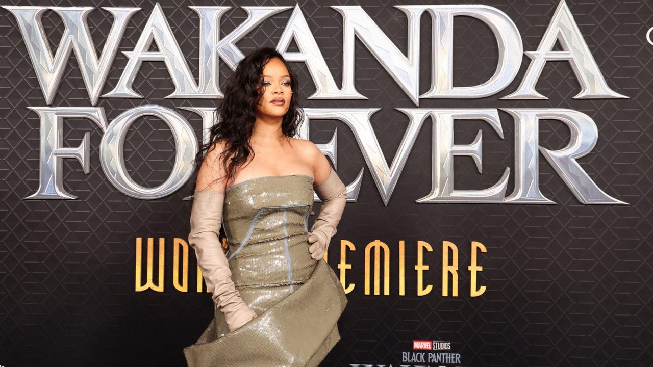 Rihanna marca presença na première de ‘Pantera Negra: Wakanda Para Sempre’