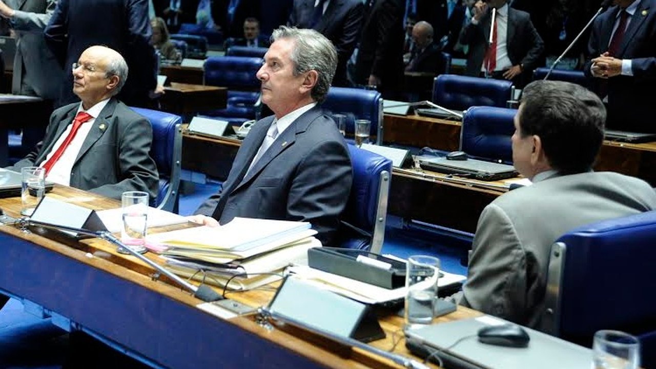 Collor participa de votação que reajusta o FPM e concede aposentadoria a pescadores
