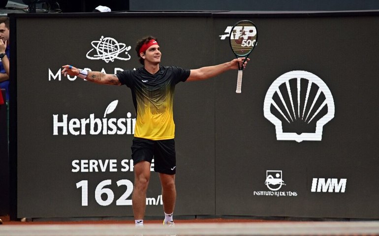 Thiago Wild ganha jogo de dois dias no Rio Open e volta às quartas de um ATP 500 após 4 anos