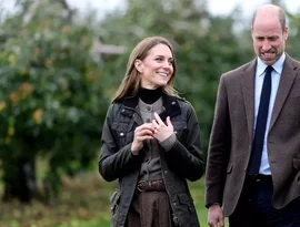 William e Kate divulgam tradicional foto de Natal com os filhos