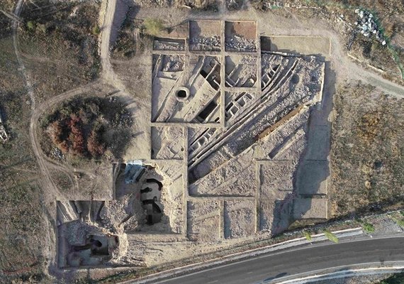 Tumba rica no Irã revela poder das mulheres e comércio na antiga civilização Khorasan (FOTOS)