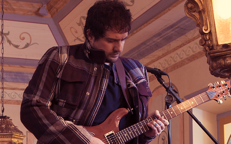 Brenner Bianco lança álbum e promove faixa “Livra-te”