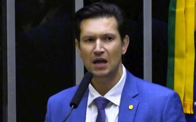 Deputado do Novo diz ter sofrido 'sapatênisfobia'; deputada afirma que faltou 'interpretação'