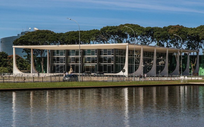 Moraes ouve testemunhas de Bolsonaro na ação do golpe