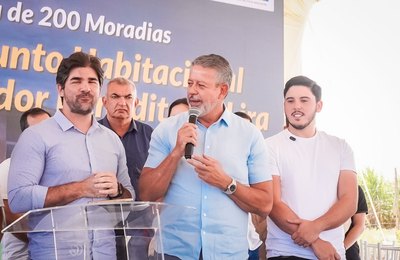 Com mais de 90% das moradias populares de Alagoas viabilizadas por seu trabalho, Arthur Lira celebra a entrega de mais 200 casas na Barra de São Miguel