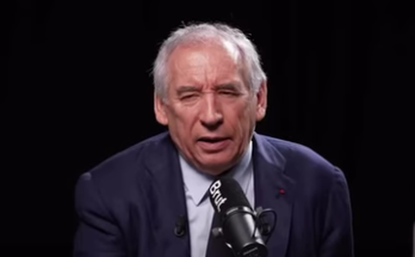 Primeiro-ministro François Bayrou perde voto de confiança no Parlamento da França