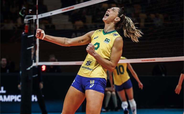 Seleção de vôlei conta com a experiência de Carol Gattaz contra Itália no Mundial