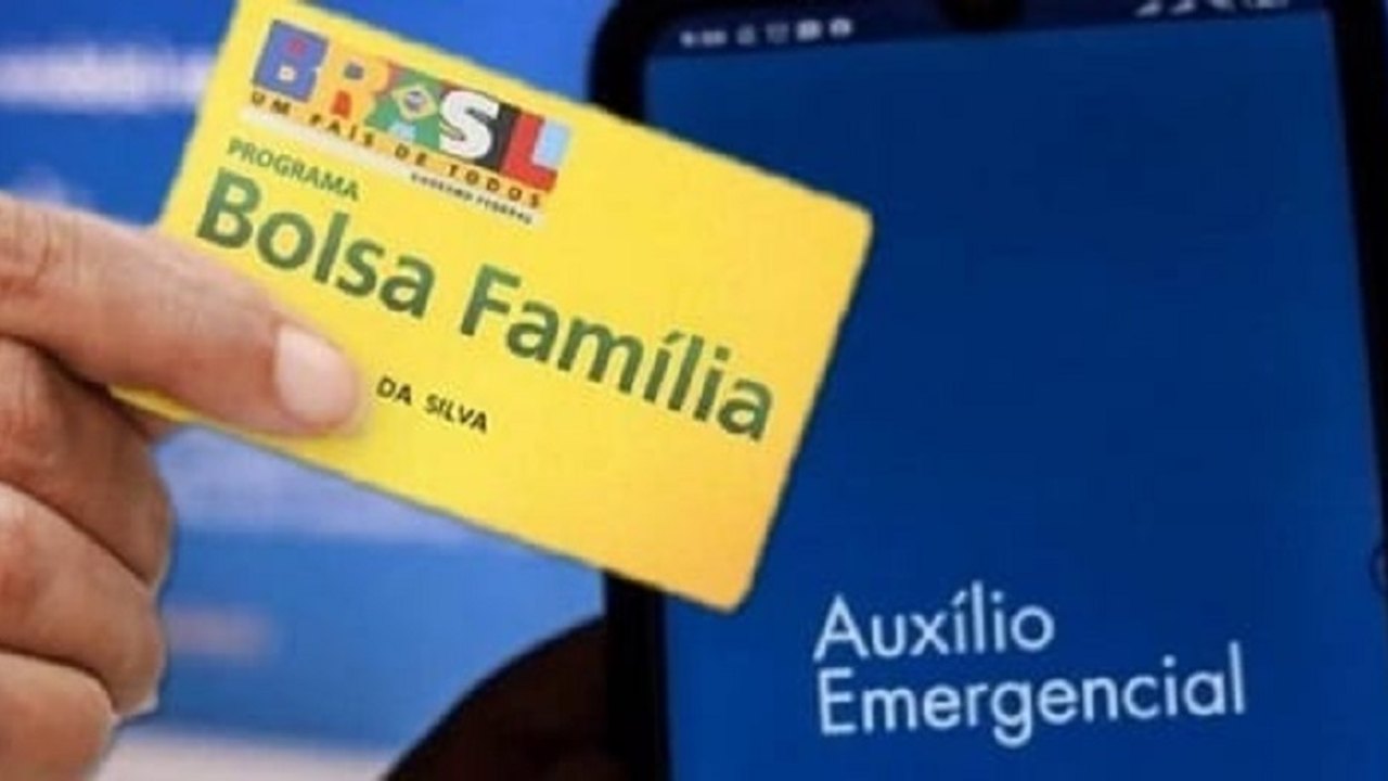 Oposição recorre ao TCU para barrar troca de cartões do Bolsa Família