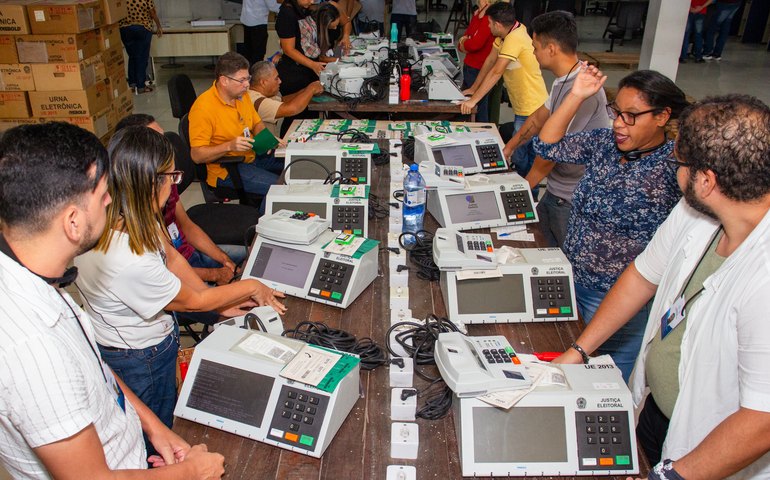 TRE inicia carga das mais de 8 mil urnas  que serão utilizadas na eleição municipal