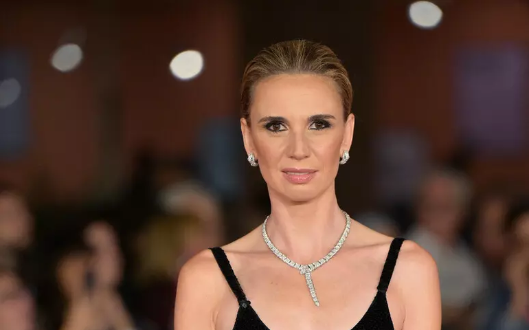 Atriz italiana Emanuela Fanelli apresentará Festival de Veneza