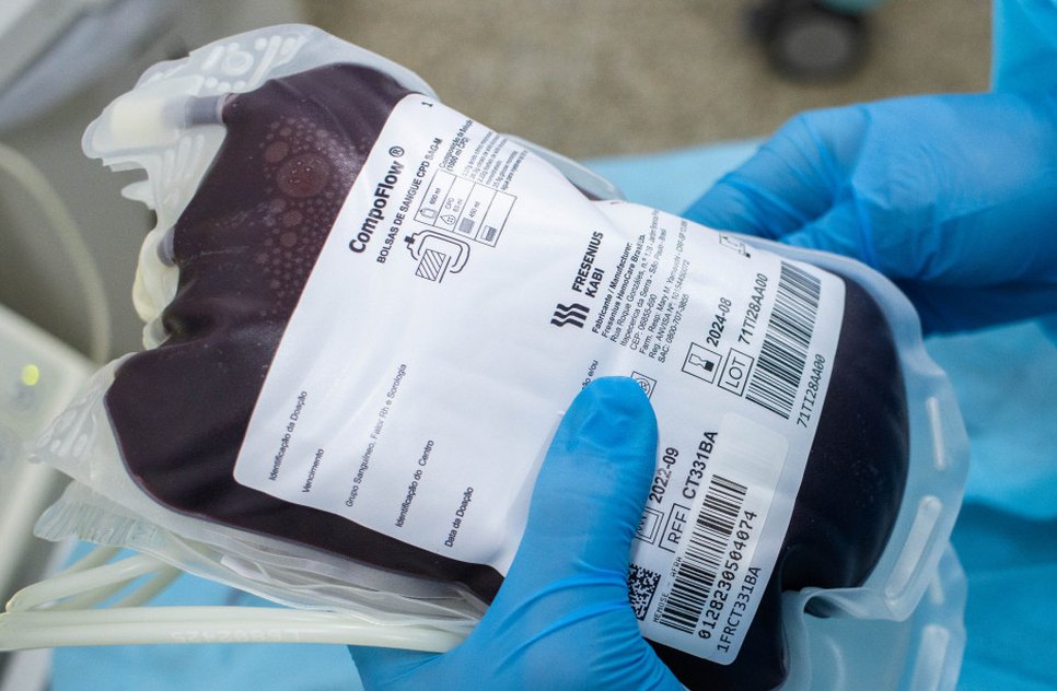 slide_b92b1f51722fcc440e1f0e31e13b40c1 / Foto: Liberação de sangue e hemocomponentes para rede hospitalar segue em plantão 24 horas / Foto: Ascom SES