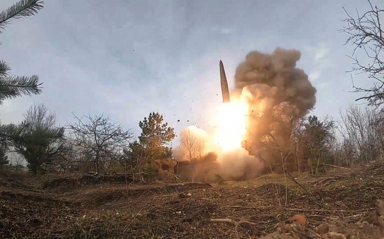 Rússia ataca Ucrânia com mísseis e drones em ofensiva de larga escala