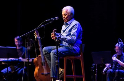 Paulinho da Viola faz show histórico em Maceió neste domingo