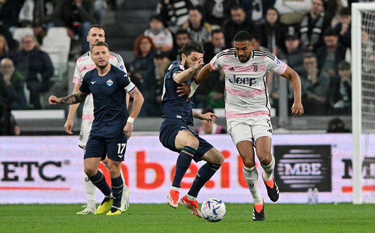 Juventus faz 2 a 0 na Lazio e fica perto da final da Copa da Itália