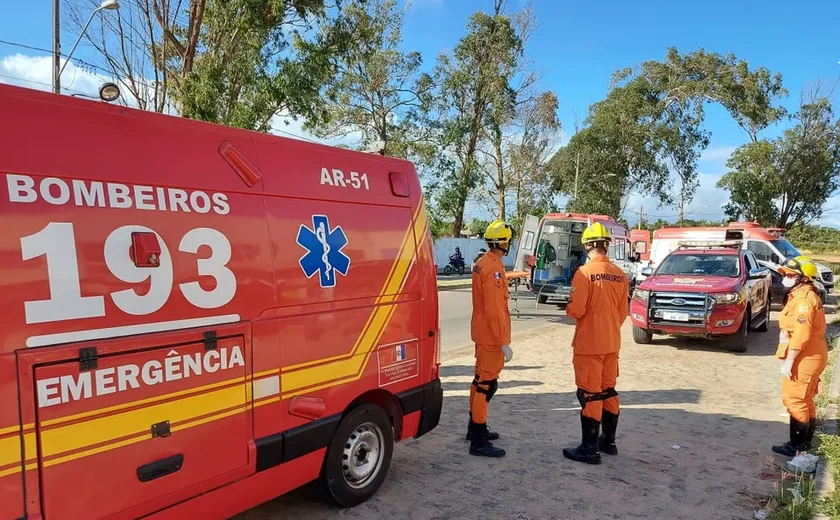 Colisão entre carro e moto deixa homem ferido na AL-465