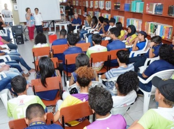 Coruripe: Cultura promove rodas de leitura em comemoração ao Dia do Escritor