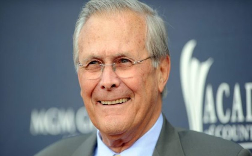Morre Donald Rumsfeld, arquiteto da invasão americana do Iraque em 2003