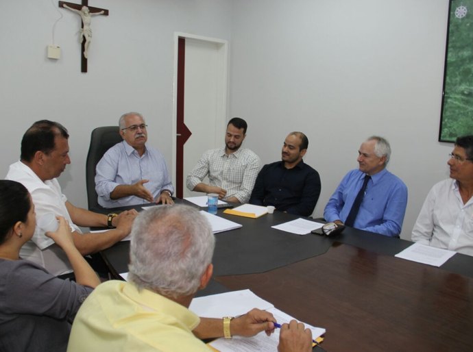 Teófilo ouve empresários da construção civil e propõe incentivos ao setor
