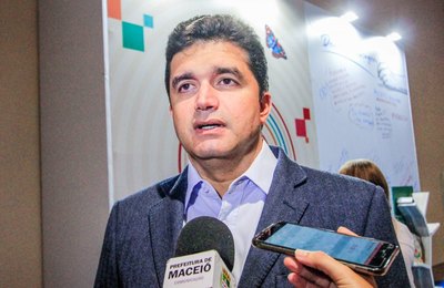 Rui Palmeira abre seminário sobre educação de Maceió