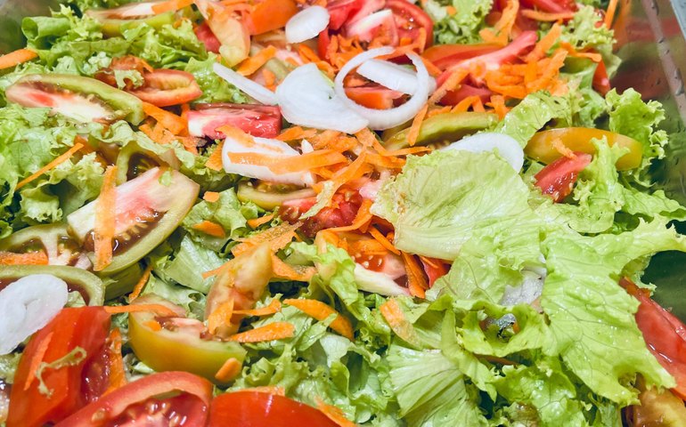 Alimentação equilibrada e estilo de vida saudável previnem o câncer