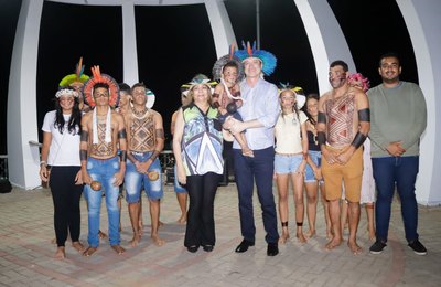 Prefeito Júlio recepciona Coral Vozes de Gramado na Serra do Goiti