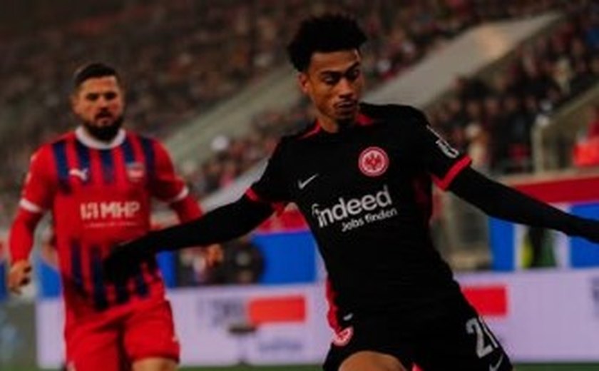 Frankfurt vence Heidenheim com dois de Marmoush e mantém 2º lugar do Campeonato Alemão