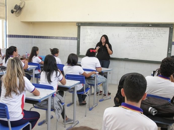 Educação divulga resultado do concurso de remoção para professores