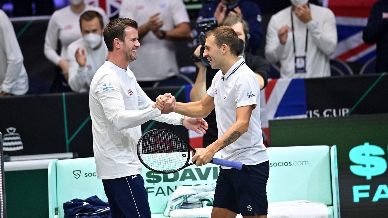 Canadá avança à fase final da Copa Davis com campanha perfeita; checos lideram chave