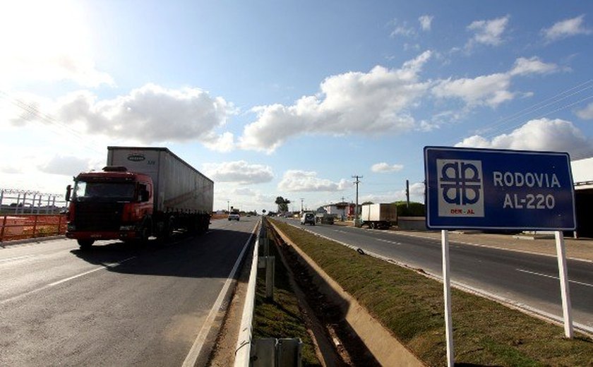 Governo entrega estradas e restaurações na Região Agreste de Alagoas