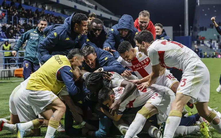 Genoa vence 1ª na Série A e joga Fiorentina para lanterna