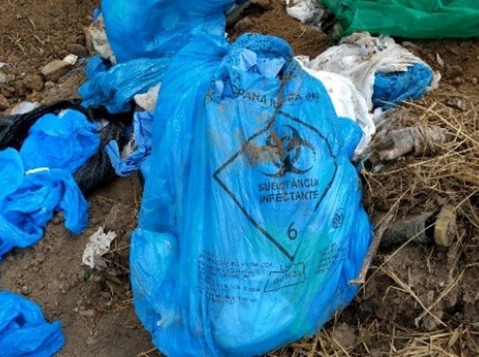 Lavanderia é autuada por descarte irregular de roupas contaminadas