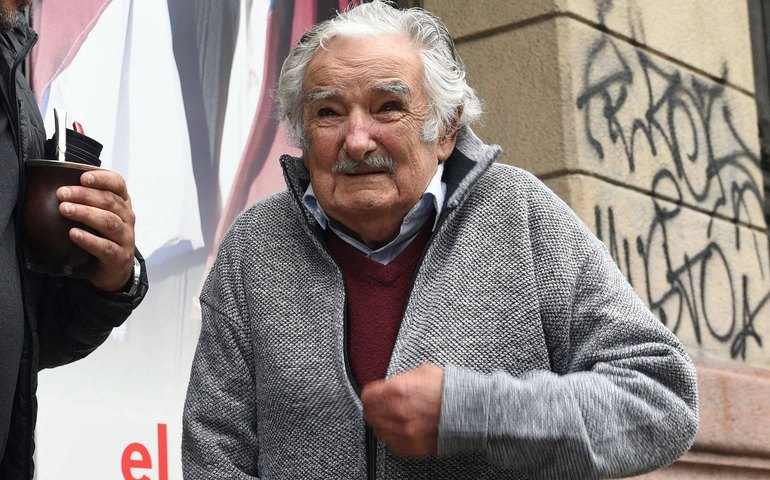 Pepe Mujica e a luta contra o câncer: ex-presidente do Uruguai reflete sobre a vida enquanto enfrenta doença de casa