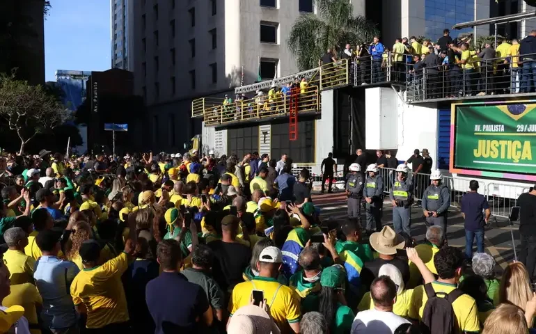 Manifestação de Bolsonaro reuniu 12 mil pessoas na Avenida Paulista, diz monitor ligado à USP