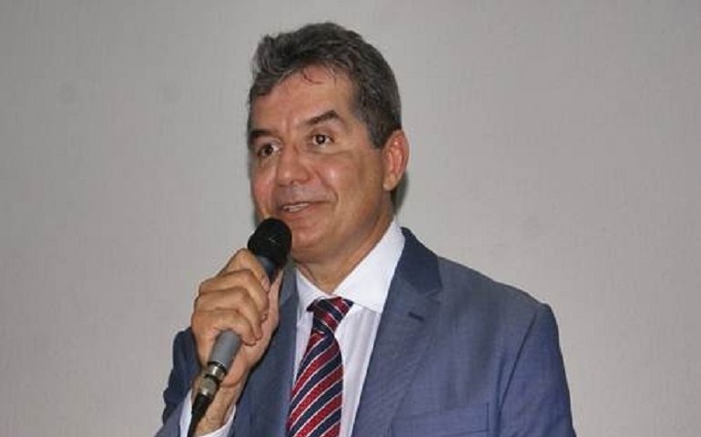 Flávio Almeida renuncia mandato em Pão de Açúcar devido a problemas de saúde