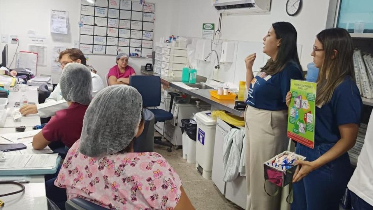 Ação educativa no HGE destaca a importância da higiene das mãos