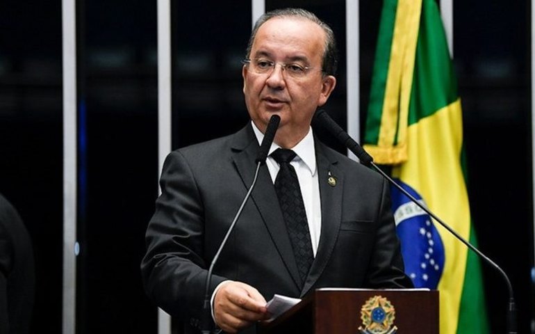 Desembargador do TJSC processa Jorginho Mello por danos morais após fala sobre 'boca torta'