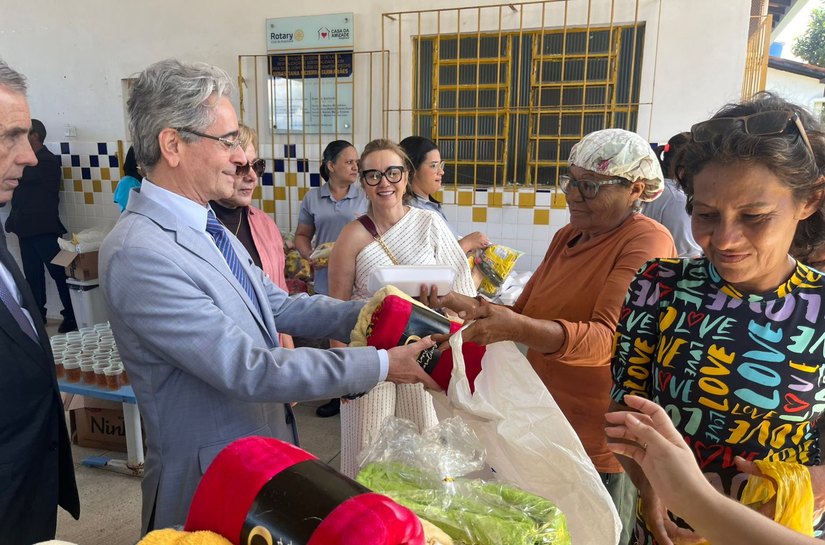 Presidente do TJAL participa das doações da campanha 'Aquecendo Vidas' em Arapiraca