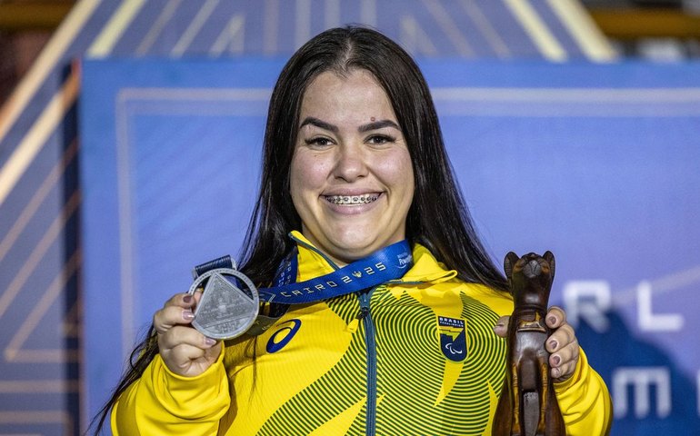 Mariana D’Andrea conquista prata no Mundial de Halterofilismo
