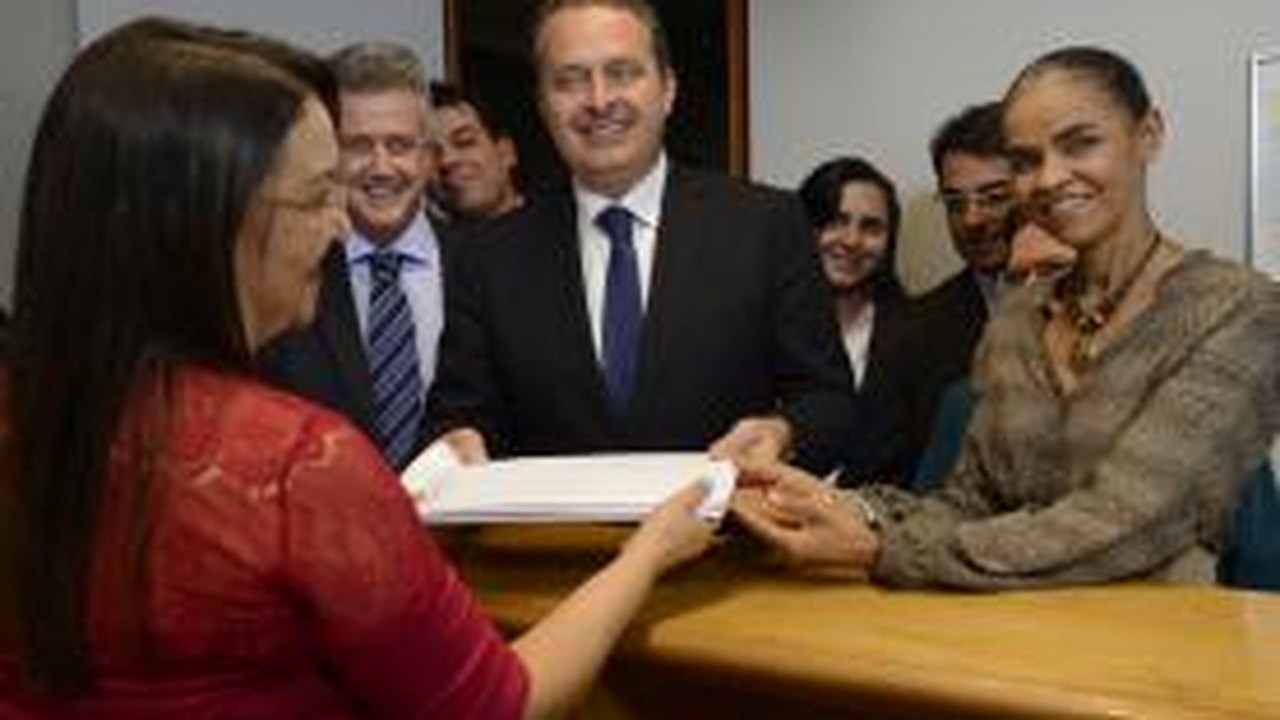 PSB registra candidatura de Eduardo Campos à Presidência
