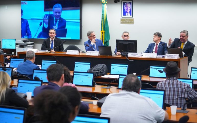 Pesquisadores apontam avanços e lacunas no projeto com regras para o trabalho por aplicativo