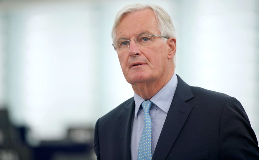 Barnier acredita que continuará sendo premiê da França