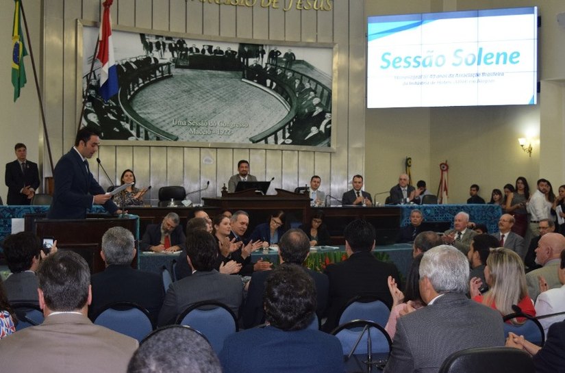 Sessão solene na ALE presta homenagem aos 40 anos da ABIH/AL