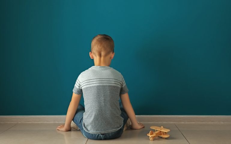 Projeto obriga novas concessões de aeroportos a oferecerem sala multissensorial para autistas