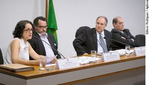 A partir da esquerda, Nara Santos, Vladimir Stempliuk, Cristovam Buarque e Renato Malcher/ Foto: 