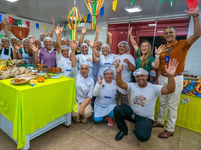 Alunos do Acessuas realizam feira de comidas típicas de São João