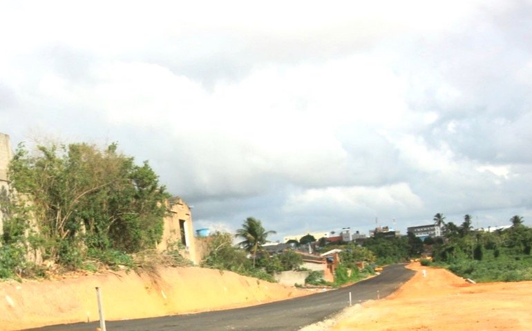 Obras de urbanização avançam e Arapiraca receberá avenida com 9,5 metros de largura